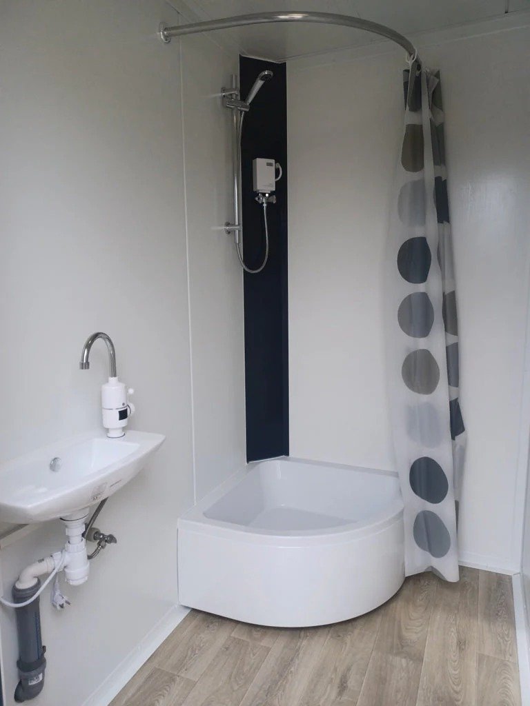 Contenedor Sanitario Doble de 2 Cabinas: WC y Ducha en un Diseño Robusto - Imagen 7